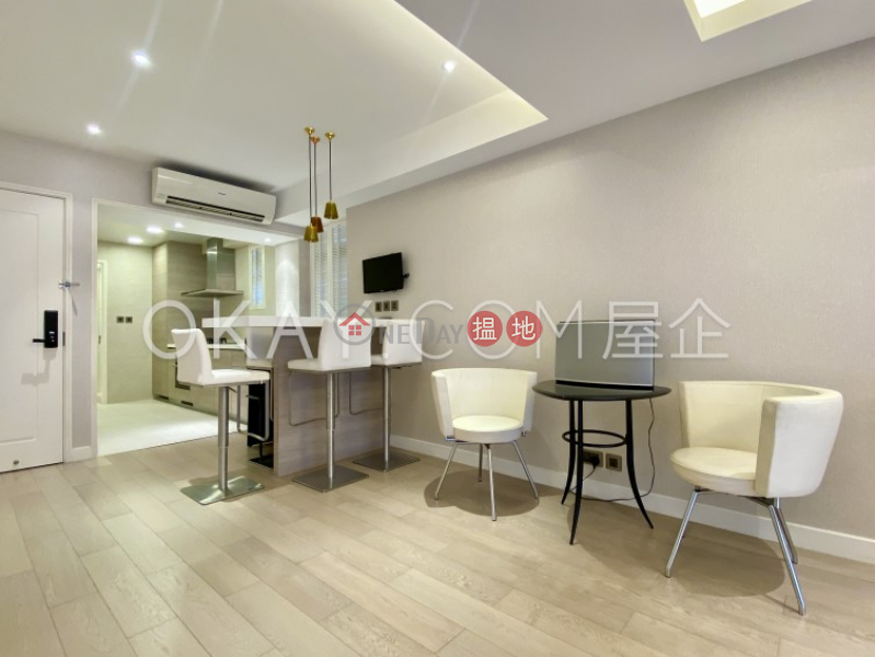Gorgeous studio on high floor with parking | Rental 4 Sing Woo Crescent | Wan Chai District, Hong Kong Rental | HK$ 35,000/ month