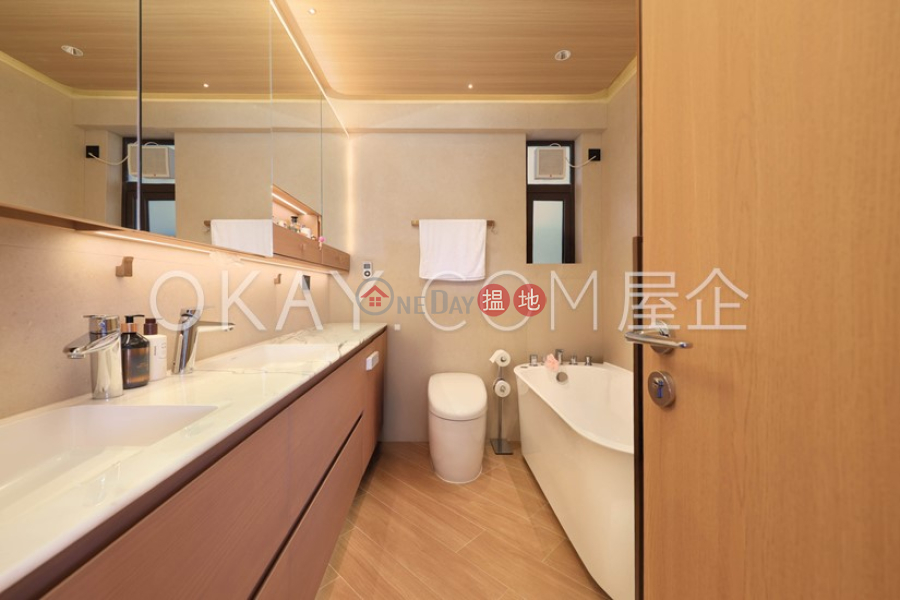 HK$ 130,000/ month House 2B Twin Bay Villas, Sai Kung, Luxurious house with rooftop, balcony | Rental