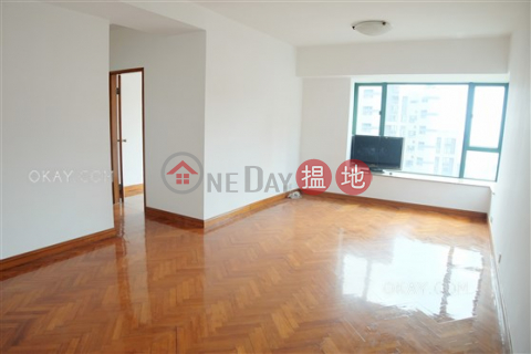Tasteful 2 bedroom on high floor with harbour views | For Sale | Hillsborough Court 曉峰閣 _0