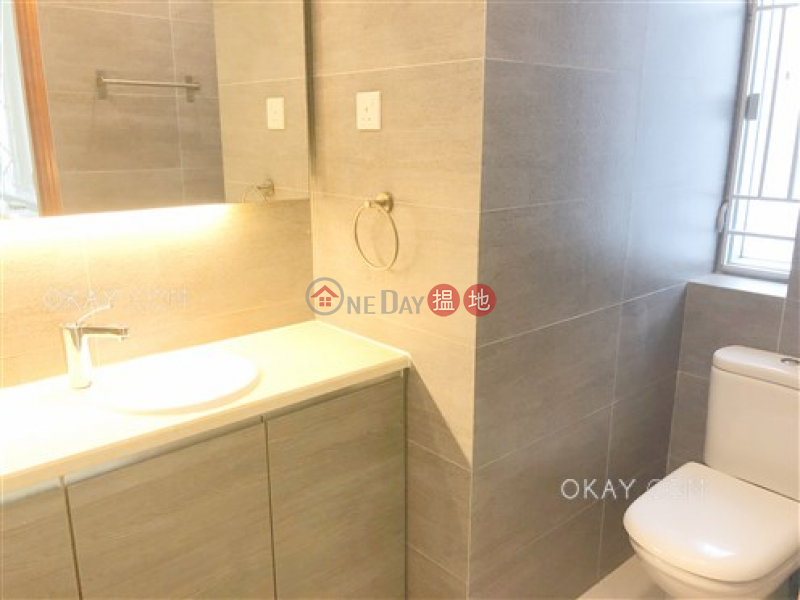 HK$ 30,000/ month | Happy Mansion | Central District | Tasteful 2 bedroom in Mid-levels Central | Rental
