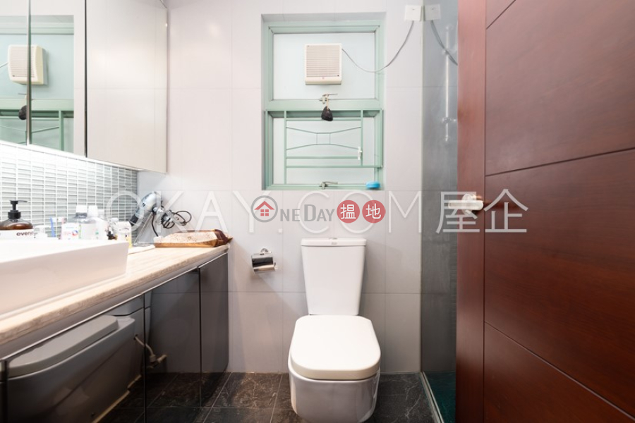 Gorgeous 3 bedroom in Mid-levels West | For Sale | Goldwin Heights 高雲臺 Sales Listings