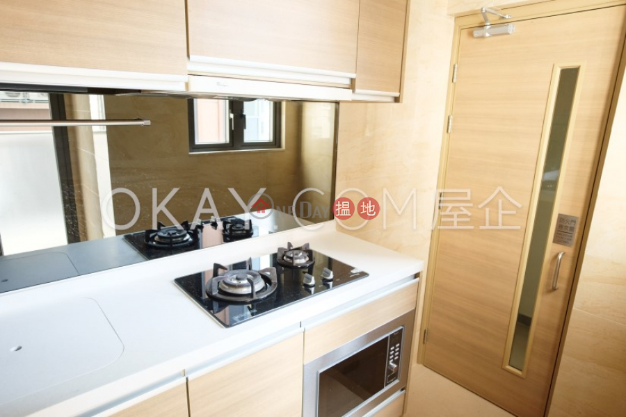 HK$ 27,500/ month 18 Catchick Street, Western District | Unique 3 bedroom on high floor with sea views & balcony | Rental