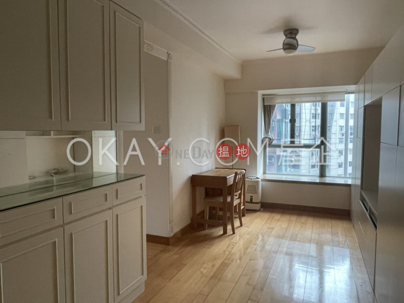 Property Search Hong Kong | OneDay | Residential Rental Listings | Nicely kept 3 bedroom in Sheung Wan | Rental