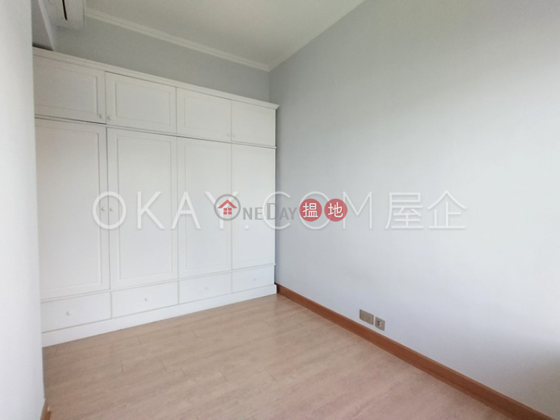 Rare 3 bedroom with balcony & parking | Rental | ONE BEACON HILL PHASE1 畢架山一號1期 Rental Listings