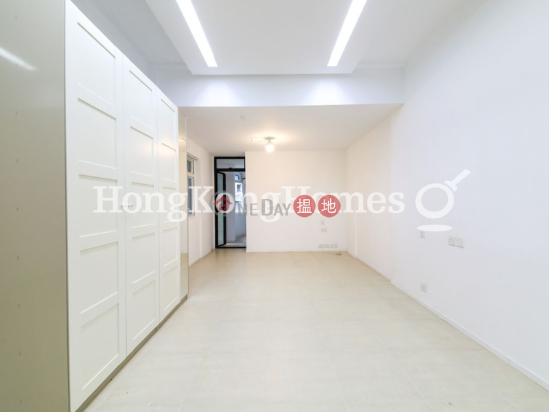 Property Search Hong Kong | OneDay | Residential Rental Listings | 3 Bedroom Family Unit for Rent at Happy Mansion