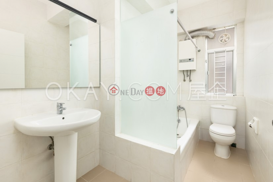 Efficient 3 bedroom with balcony & parking | Rental | Dragon Garden 龍園 Rental Listings