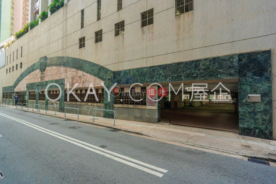 HK$ 20.5M, Valiant Park Western District Stylish 3 bedroom on high floor with parking | For Sale
