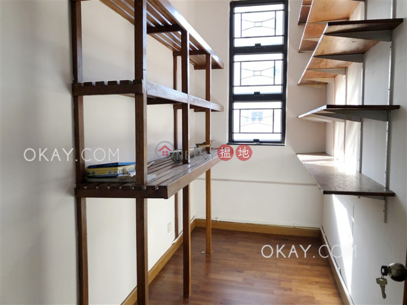 Nicely kept 3 bedroom with balcony & parking | Rental 9-11 Lok Fung Path | Sha Tin Hong Kong Rental HK$ 45,600/ month
