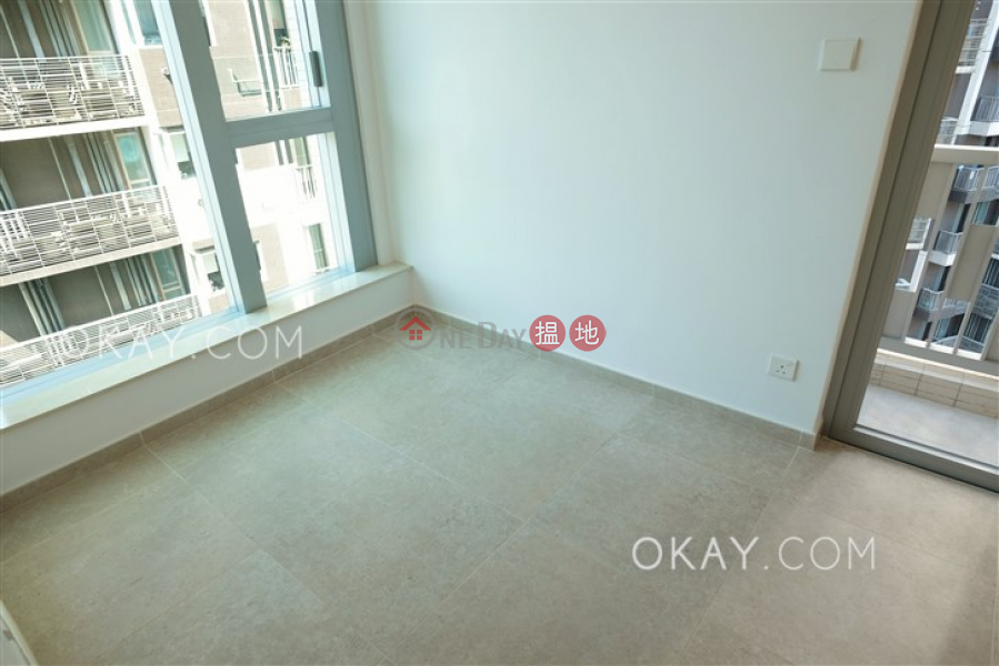 HK$ 27,000/ month Resiglow Pokfulam, Western District | Lovely 1 bedroom on high floor with balcony | Rental