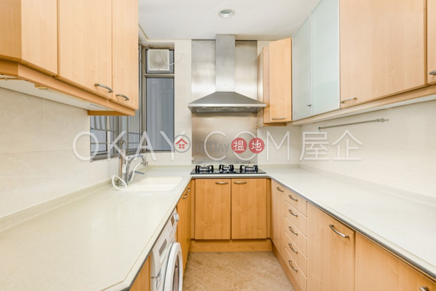 HK$ 65,000/ month Sorrento Phase 2 Block 2 Yau Tsim Mong, Nicely kept 3 bed on high floor with sea views | Rental