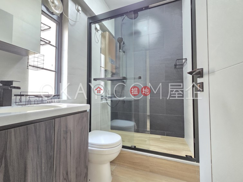 HK$ 28,000/ month General Building Western District, Lovely 1 bedroom in Sai Ying Pun | Rental
