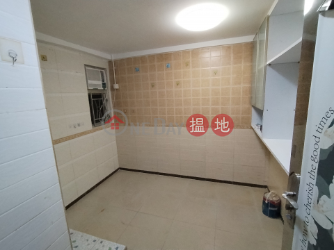 5分鐘到地鐵站套房出租（免傭） | Block A Lomond Garden Mansion 露明花園大廈A座 _0