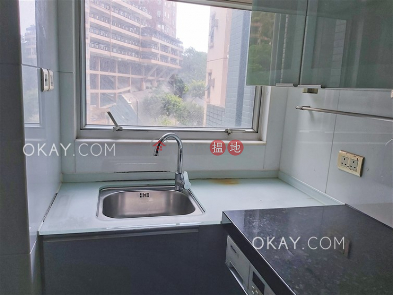 Rare 3 bedroom on high floor with balcony & parking | For Sale | The Legend Block 3-5 名門 3-5座 Sales Listings
