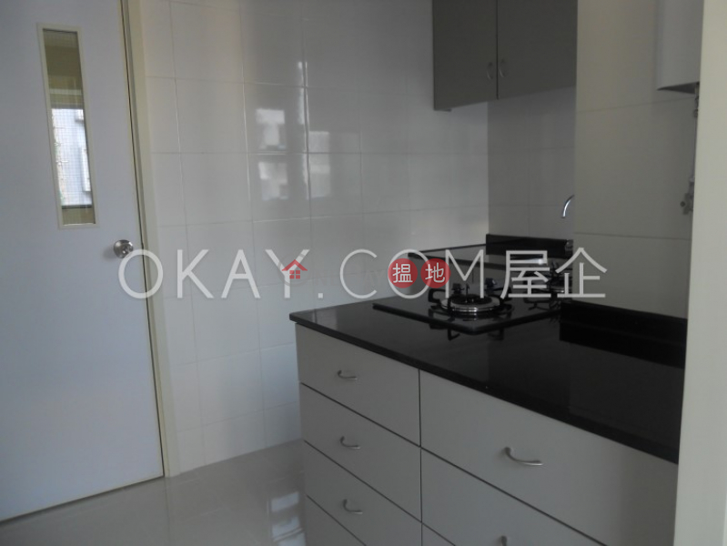 3房1廁,極高層般安閣出租單位|西區般安閣(Bonanza Court)出租樓盤 (OKAY-R75434)