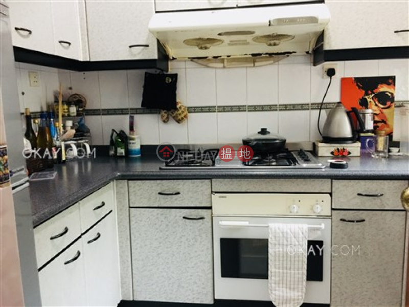 HK$ 29,500/ month Hillsborough Court Central District Popular 2 bedroom in Mid-levels Central | Rental