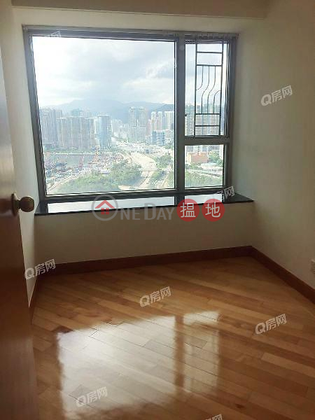 Property Search Hong Kong | OneDay | Residential | Rental Listings Sorrento Phase 1 Block 5 | 3 bedroom Mid Floor Flat for Rent