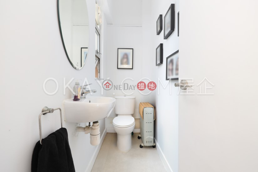 Stylish 2 bedroom in Sheung Wan | Rental, Nam Pak Hong Building 南北行大廈 Rental Listings | Western District (OKAY-R807161)