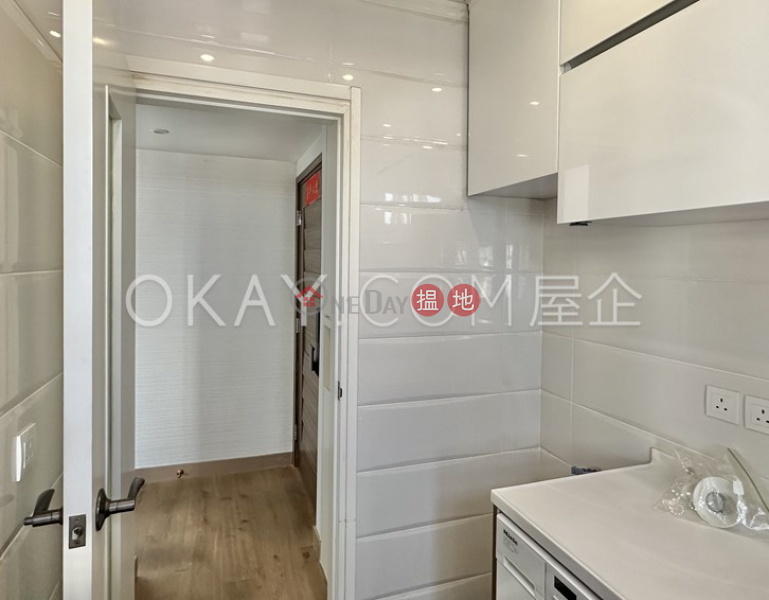 Luxurious 2 bed on high floor with balcony & parking | Rental, 73-83 Bonham Road | Western District Hong Kong | Rental | HK$ 32,000/ month