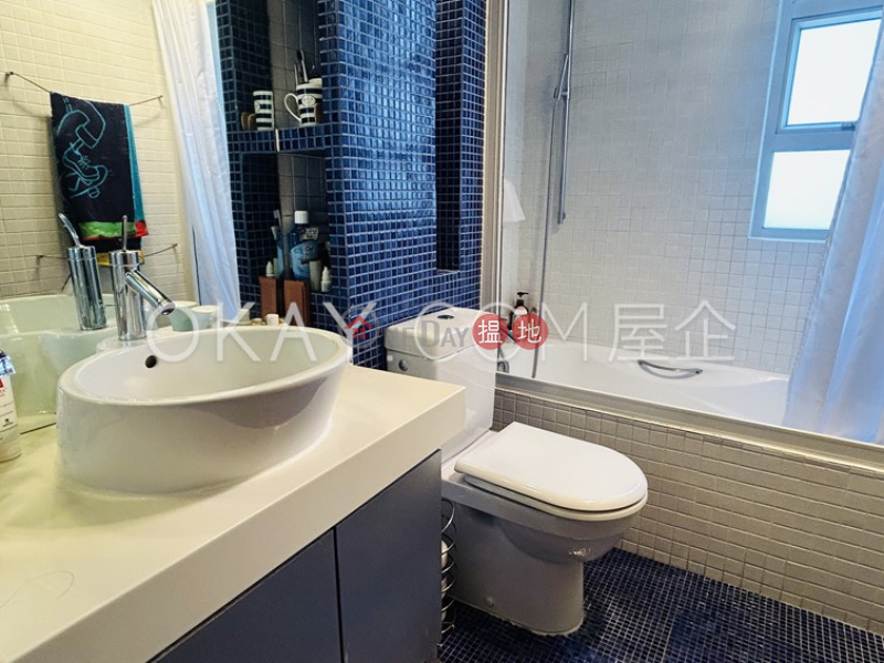 Efficient 3 bed on high floor with balcony & parking | For Sale | Phase B Village Gardens 又一村花園 2期 Sales Listings