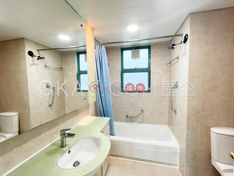 HK$ 31,000/ month Discovery Bay, Phase 11 Siena One, Block 56, Lantau Island Tasteful 3 bedroom on high floor | Rental