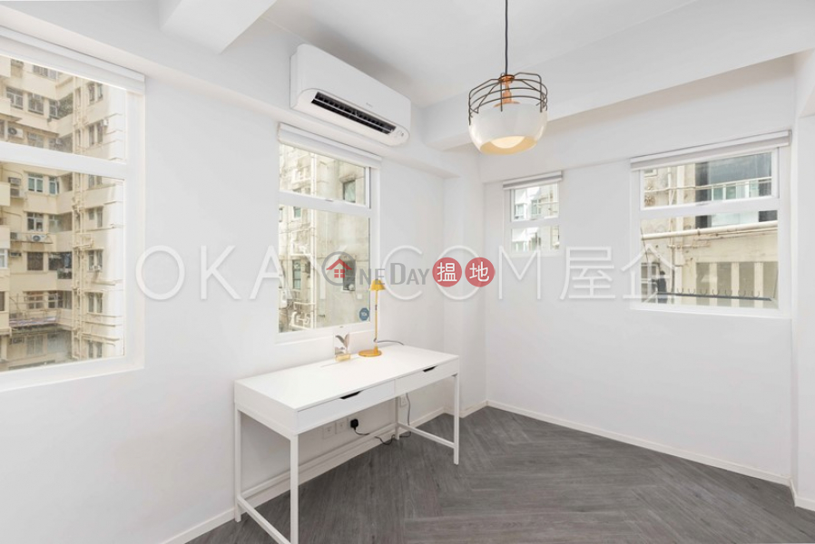 Property Search Hong Kong | OneDay | Residential Sales Listings Nicely kept 2 bedroom in Mid-levels West | For Sale