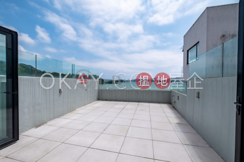 Luxurious house with rooftop & parking | Rental | Tai Wan Tsuen 大環村 _0