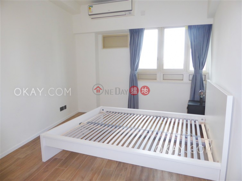 HK$ 45,000/ month St. Joan Court Central District Elegant 1 bedroom in Mid-levels Central | Rental