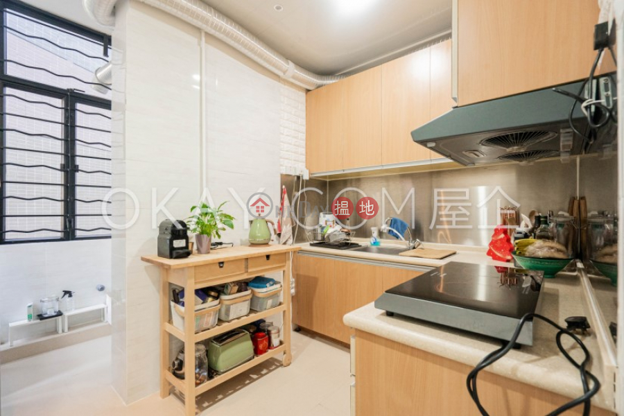 Nicely kept 2 bedroom with rooftop | For Sale | 2 Tramway Path 纜車徑2號 Sales Listings