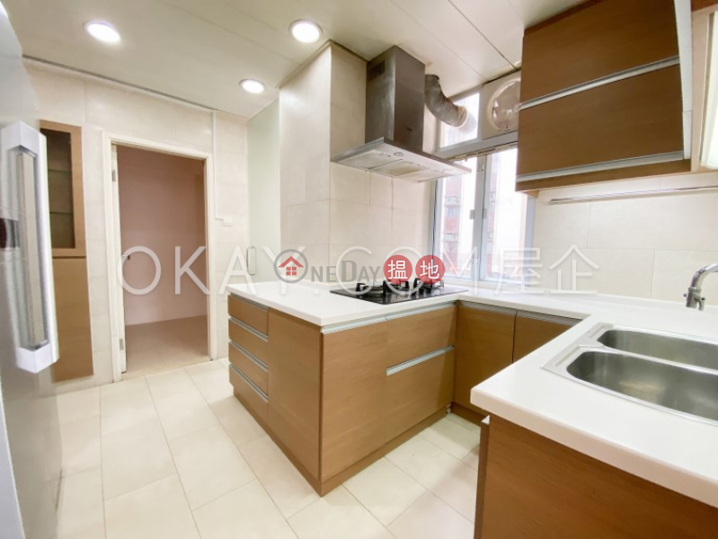 Efficient 3 bedroom with balcony | For Sale | Fulham Garden 富林苑 A-H座 Sales Listings