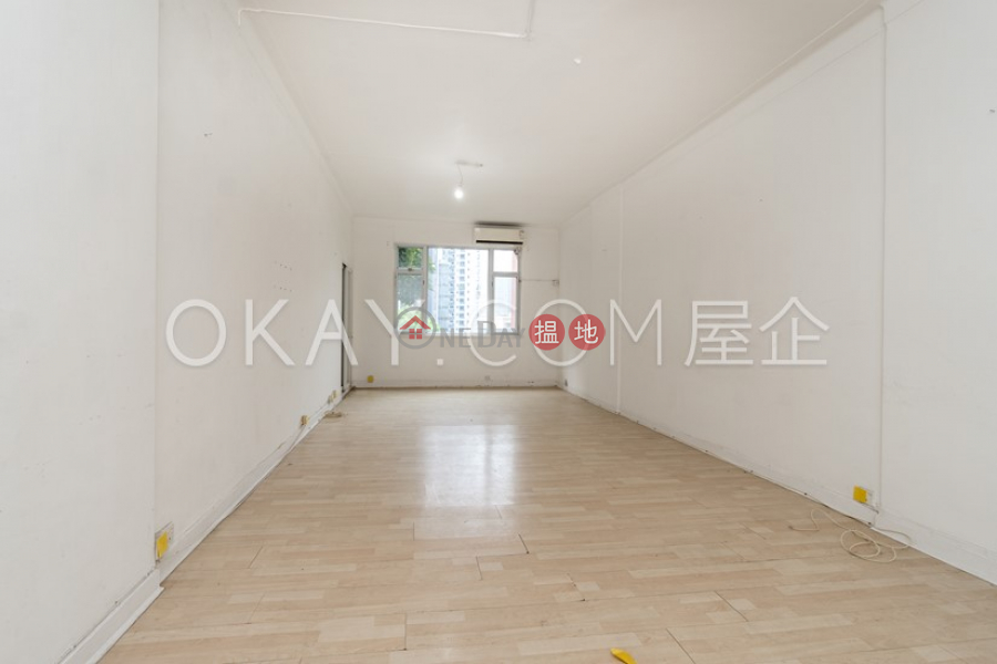 Tasteful 3 bedroom with balcony | Rental, Morning Light Apartments 晨光大廈 Rental Listings | Central District (OKAY-R157929)