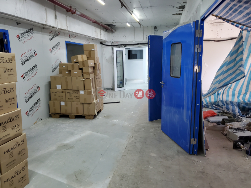 cheap rent, industrial building,There is also a rooftop | Raton Industrial Building 利通工業大廈 Rental Listings
