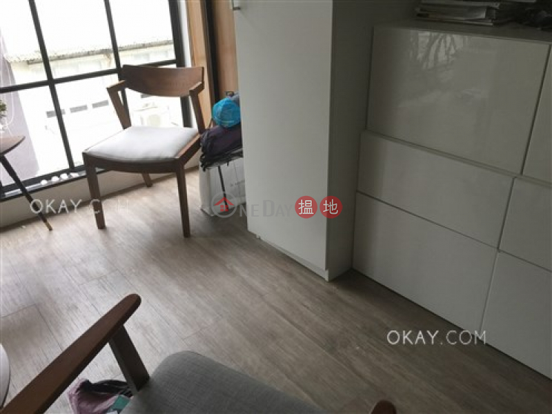Generous 1 bedroom on high floor with rooftop | For Sale | 44-46 Sai Street 西街44-46號 Sales Listings