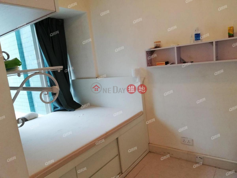 HK$ 21,000/ month, Luen Hong Apartment, Western District Luen Hong Apartment | 3 bedroom High Floor Flat for Rent