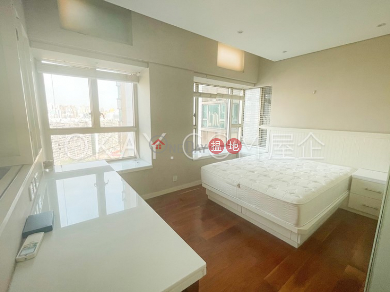 Property Search Hong Kong | OneDay | Residential, Rental Listings | Nicely kept 3 bedroom in Kowloon Station | Rental