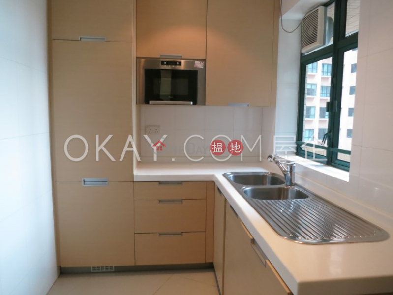 HK$ 68,000/ month Hillsborough Court, Central District | Gorgeous 3 bedroom with parking | Rental