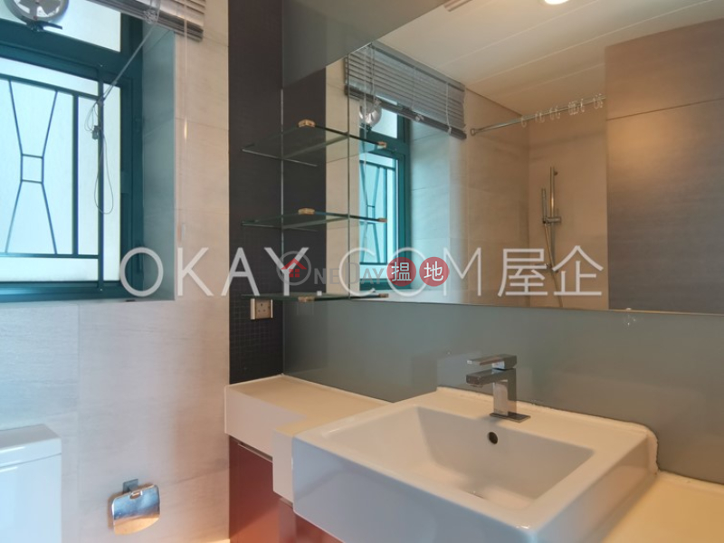 HK$ 13.8M, Tower 6 Grand Promenade, Eastern District Lovely 3 bedroom with harbour views & balcony | For Sale