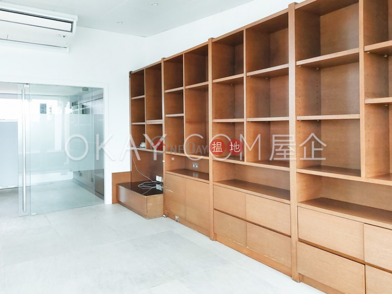 Lovely house with balcony & parking | For Sale | House 1 Capital Villa 歡景花園1座 Sales Listings