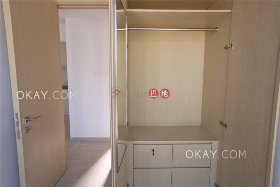 HK$ 38,000/ month | Resiglow Pokfulam | Western District, Elegant 2 bedroom on high floor with balcony | Rental