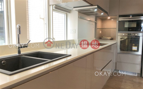 Unique 2 bedroom in Mid-levels West | Rental | Robinson Heights 樂信臺 _0
