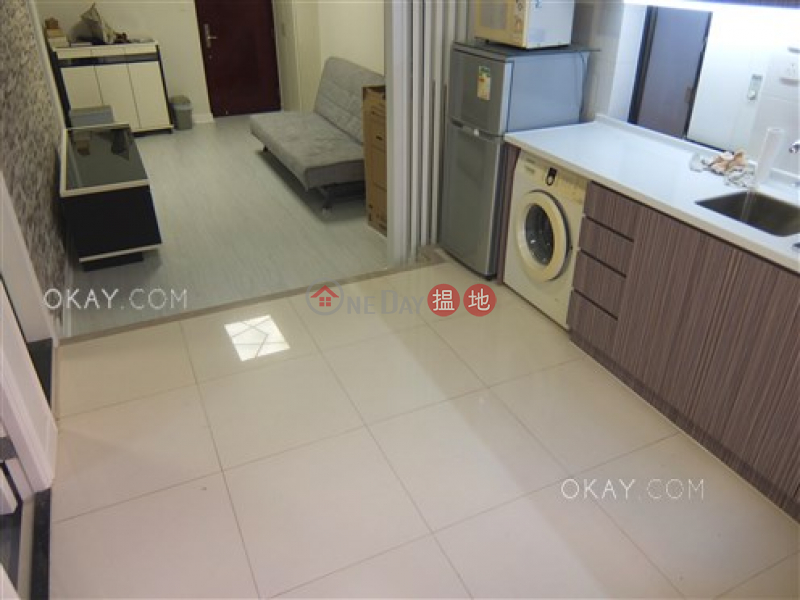 Practical 2 bedroom in Mid-levels West | For Sale 128-132 Caine Road | Western District | Hong Kong, Sales | HK$ 9.2M