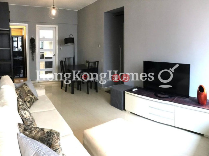 3 Bedroom Family Unit for Rent at Shun Loong Mansion (Building),82-90 Bonham Strand East | Western District | Hong Kong | Rental, HK$ 29,500/ month