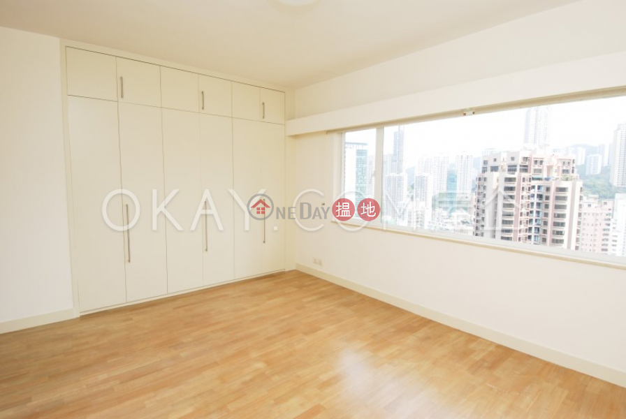 Property Search Hong Kong | OneDay | Residential Sales Listings | Stylish 3 bedroom on high floor with parking | For Sale