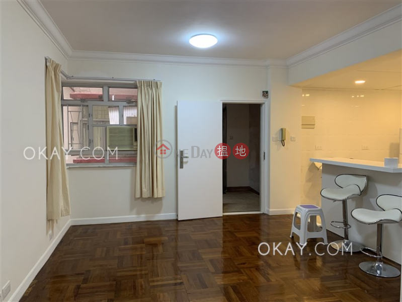 Stylish 3 bedroom in Mid-levels West | Rental | Sung Ling Mansion 崇寧大廈 Rental Listings