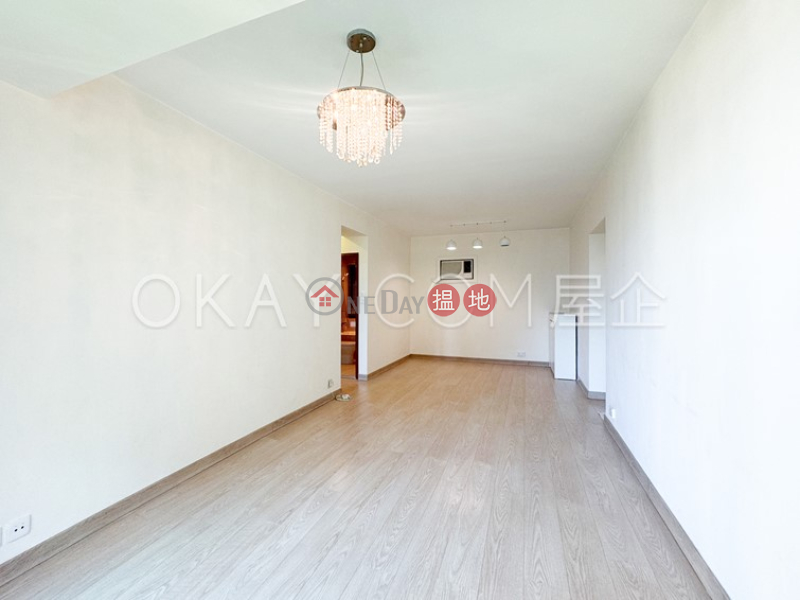 Lovely 2 bedroom with balcony | Rental, Hillsborough Court 曉峰閣 Rental Listings | Central District (OKAY-R34478)