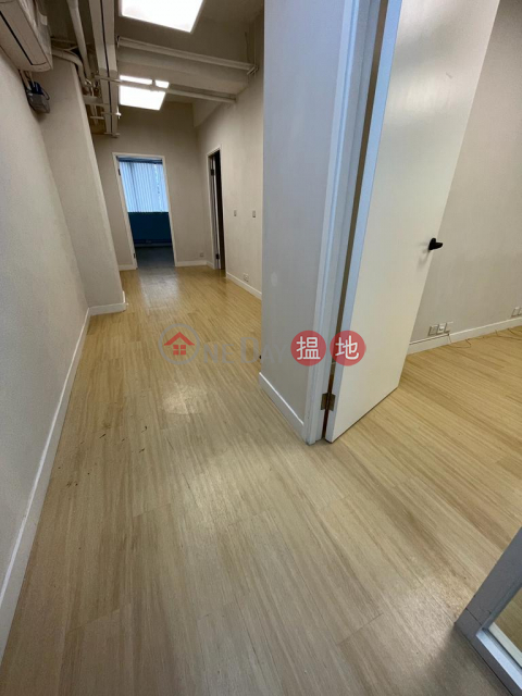 Lai Chi Kok Sing Shun Centre: Office Decoration With Rooms And The Unit Is Close To The Mtr | Sing Shun Centre 誠信中心 _0