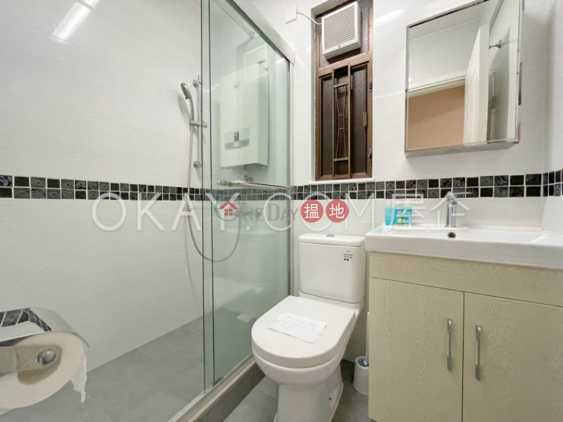 HK$ 30,000/ month, Corona Tower, Central District, Practical 3 bedroom in Mid-levels West | Rental