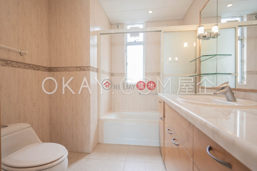 HK$ 110,000/ month, Redhill Peninsula Phase 2, Southern District Rare house with rooftop, terrace | Rental