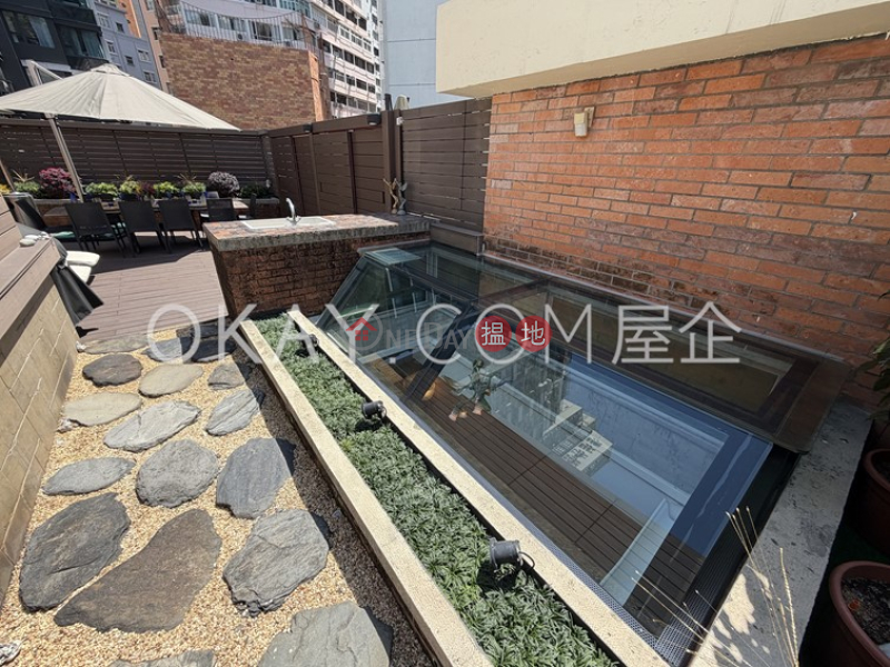 HK$ 1,280萬鳳輝臺 7-8 號灣仔區-1房2廁,實用率高,極高層鳳輝臺 7-8 號出售單位