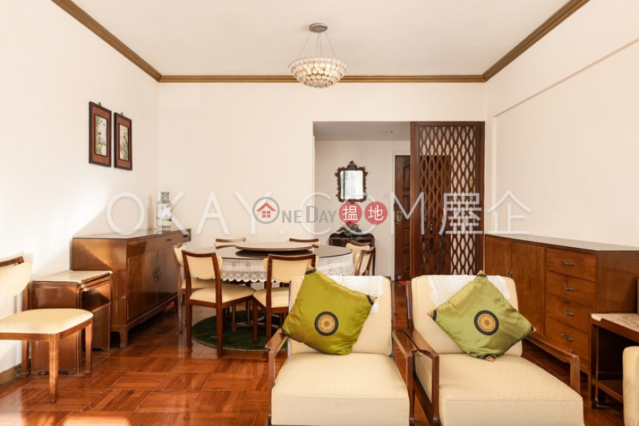 Beautiful 3 bedroom with balcony & parking | For Sale | Evergreen Court 翠苑 Sales Listings