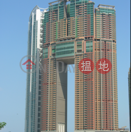 3 Bedroom Family Flat for Rent in West Kowloon | The Arch 凱旋門 _0